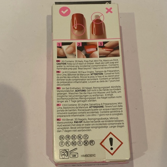 2-Piece Bundle of Halloween-Themed Accessories - Eyelashes & Press-on Nails NWT - Picture 5 of 10